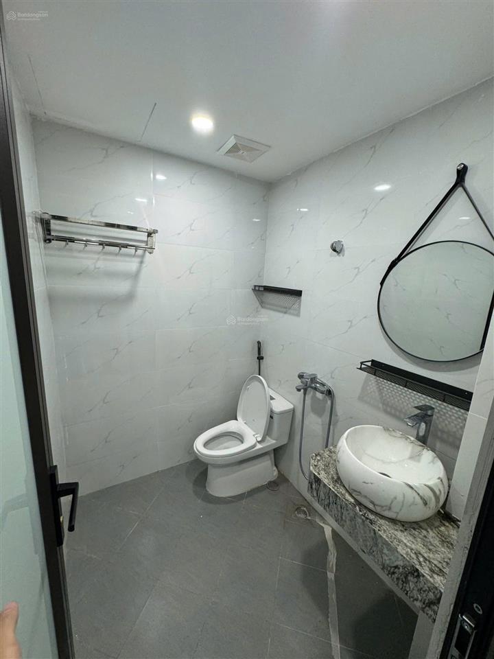 444 đội cấn, 2 giường đủ đồ, 6,5tr, thang máy. phòng đẹp rộng rãi. 0989 755 *** (chính chủ)