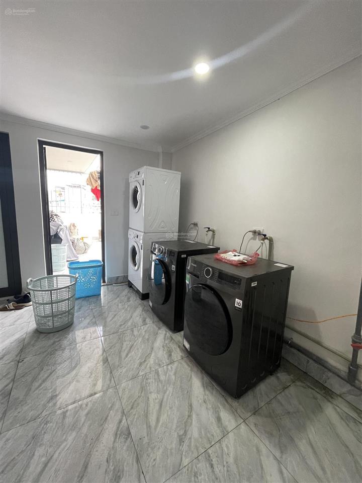 444 đội cấn, 2 giường đủ đồ, 6,5tr, thang máy. phòng đẹp rộng rãi. 0989 755 *** (chính chủ)