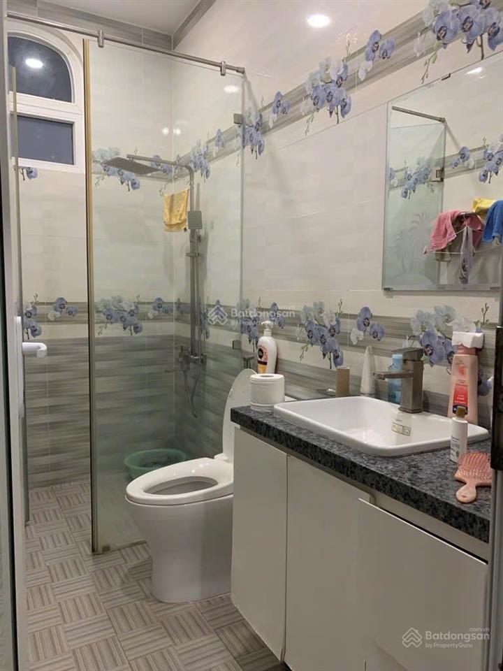 Bt tô ngọc vân p15, sát cầu bến phân qua thống nhất gò vâp, 10x9, 3 tầng, 5p 5wc, có garage để oto