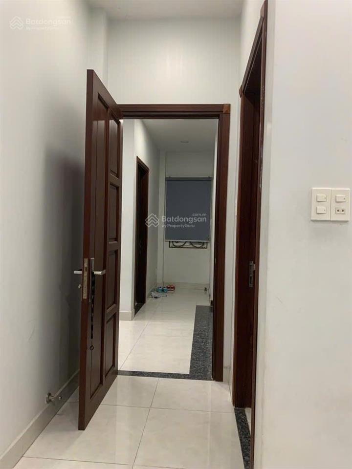 Bt tô ngọc vân p15, sát cầu bến phân qua thống nhất gò vâp, 10x9, 3 tầng, 5p 5wc, có garage để oto