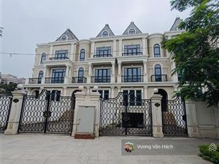 Chính chủ cần bán nhanh biệt thự ciputra tây hồ  4 nổi 1 hầm  view công viên 150m2 hơn 50 tỷ