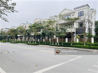 Chính chủ bán biệt thự starlake tây hồ tây  nhà đẹp  view hồ  nội thất xịn  về ở ngay 230m2x4t