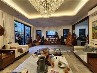 Chính chủ bán biệt thự thành phố giao lưu  view hồ  kinh doanh  thang máy  nội thất nhập khẩu.