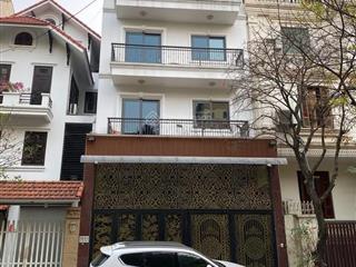 Chính chủ bán biệt thự đơn lập mỹ đình ii  5 nổi 1 hầm  thang máy  ở ngay 150m2 x 6 tầng