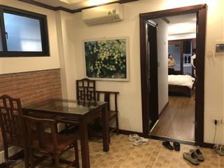 Cho thuê chdv 2n1k phố lý nam đế, rộng 65m2, có ban công, full đồ, thang máy, giá 12 triệu