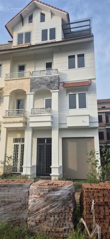 Bán căn 90m2 mặt hoàng quốc việt kéo dài giá 16.x cực nhỏ tỷ  mặt kinh doanh siêu tiềm năng