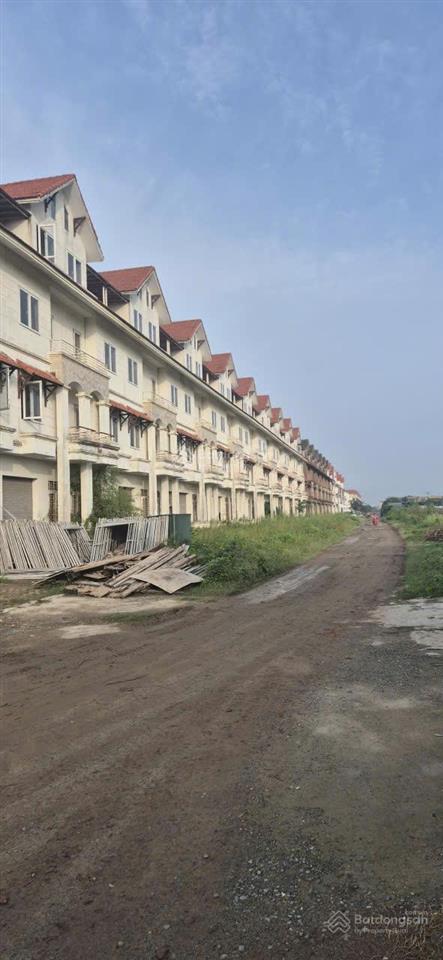 Bán căn 90m2 mặt hoàng quốc việt kéo dài giá 16.x cực nhỏ tỷ  mặt kinh doanh siêu tiềm năng