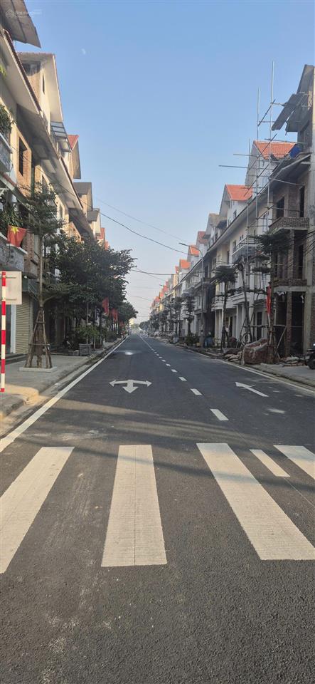 Chính chủ cần bán gấp giá 12,x ( nhỏ ) lk 75m2 view công viên nội khu cienco 5, đan phượng, hà nội