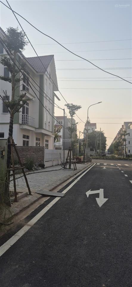 Chính chủ cần bán gấp giá 12,x ( nhỏ ) lk 75m2 view công viên nội khu cienco 5, đan phượng, hà nội