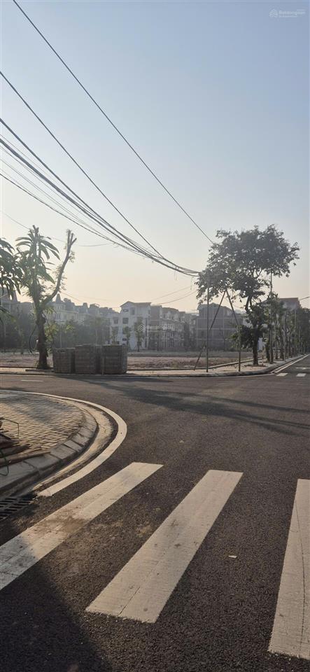 Chính chủ cần bán gấp giá 12,x ( nhỏ ) lk 75m2 view công viên nội khu cienco 5, đan phượng, hà nội