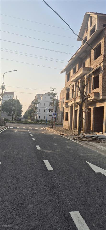 Chính chủ cần bán gấp giá 12,x ( nhỏ ) lk 75m2 view công viên nội khu cienco 5, đan phượng, hà nội