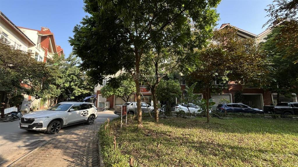 Bán nhà văn quán 50m2, mặt tiền 6m, gần đường nguyễn khuyến, chiến thắng, giá 14 tỷ