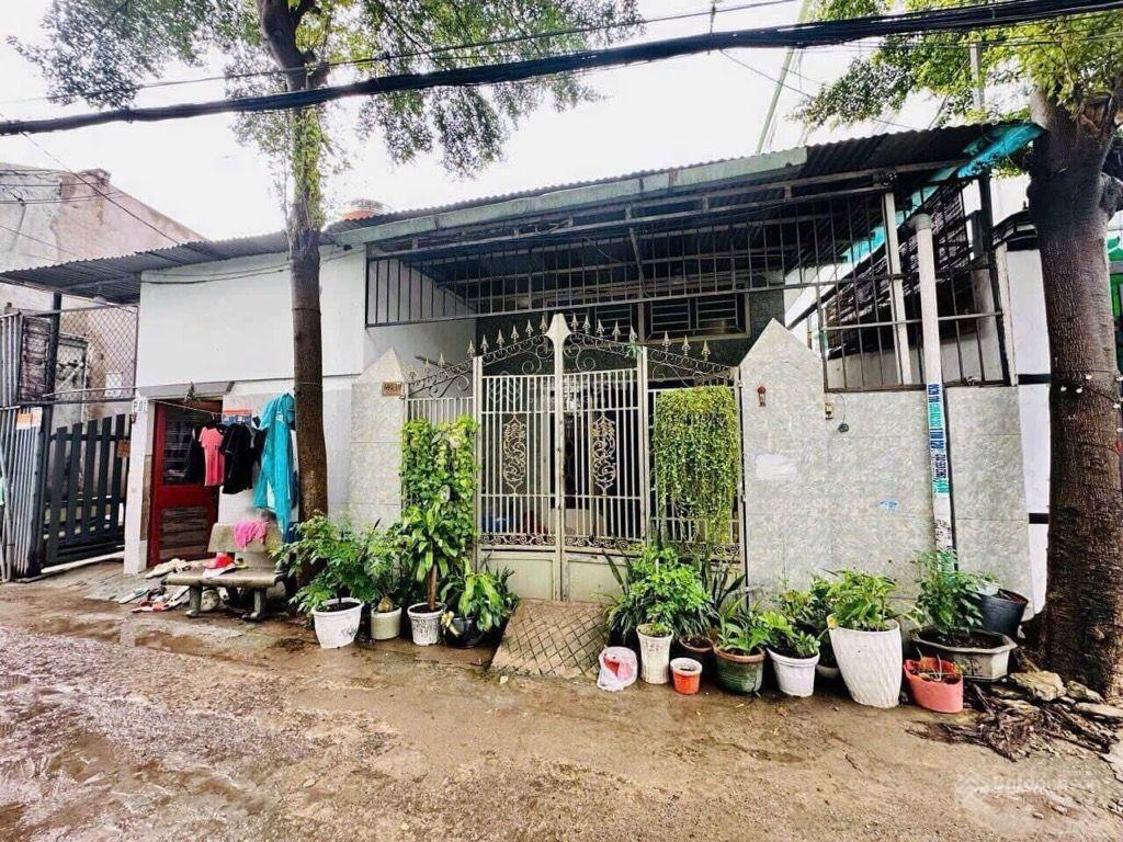 Bán nhà nguyễn văn quá, dt 10*24m, hxh, đang có dòng tiền 25tr/th, tiện xây chdv, chỉ 9 tỷ