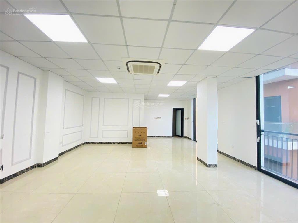 Sàn văn phòng, studio đẹp keng mặt phố hoàng cầu  đống đa 110m giá chỉ 19 triệu free dvu, để xe
