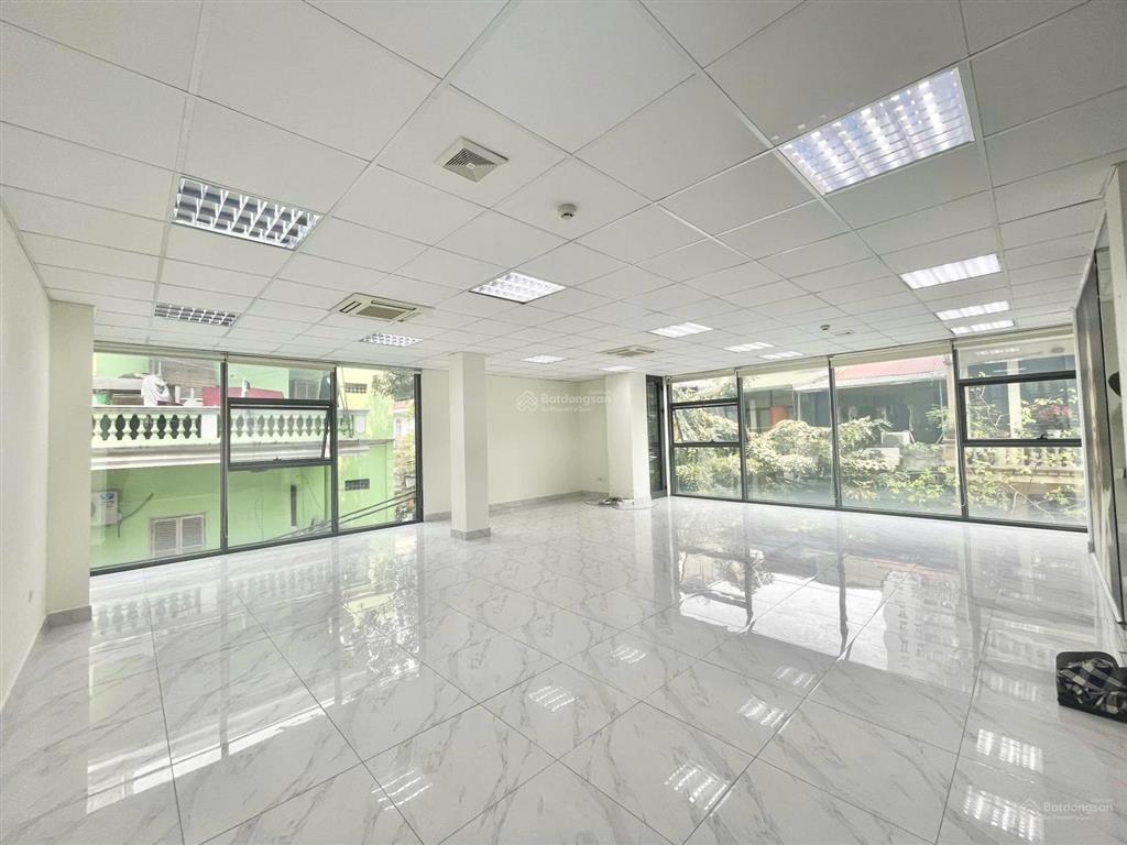 Sàn văn phòng đẹp keng phố hoàng cầu  đống đa 120m2 giá chỉ 17tr free dịch vụ, để xe