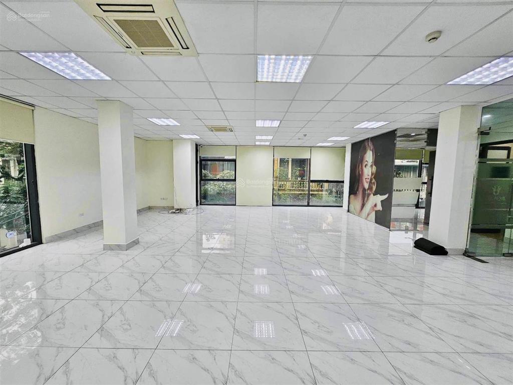 Sàn văn phòng đẹp keng phố hoàng cầu  đống đa 120m2 giá chỉ 17tr free dịch vụ, để xe