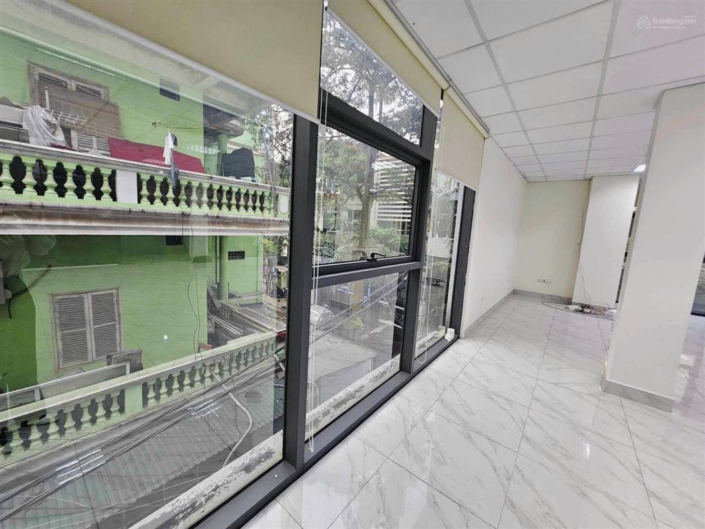 Sàn văn phòng đẹp keng phố hoàng cầu  đống đa 120m2 giá chỉ 17tr free dịch vụ, để xe