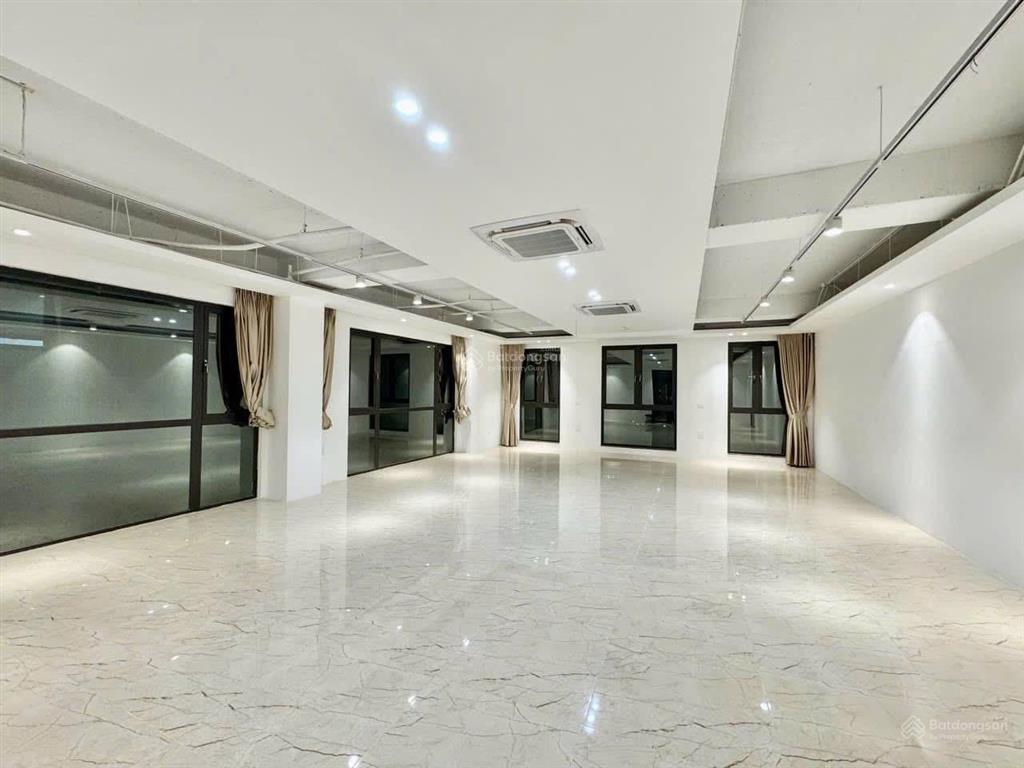 Sàn văn phòng mặt phố đống đa 120m2 đẹp keng giá chỉ từ 18triệu