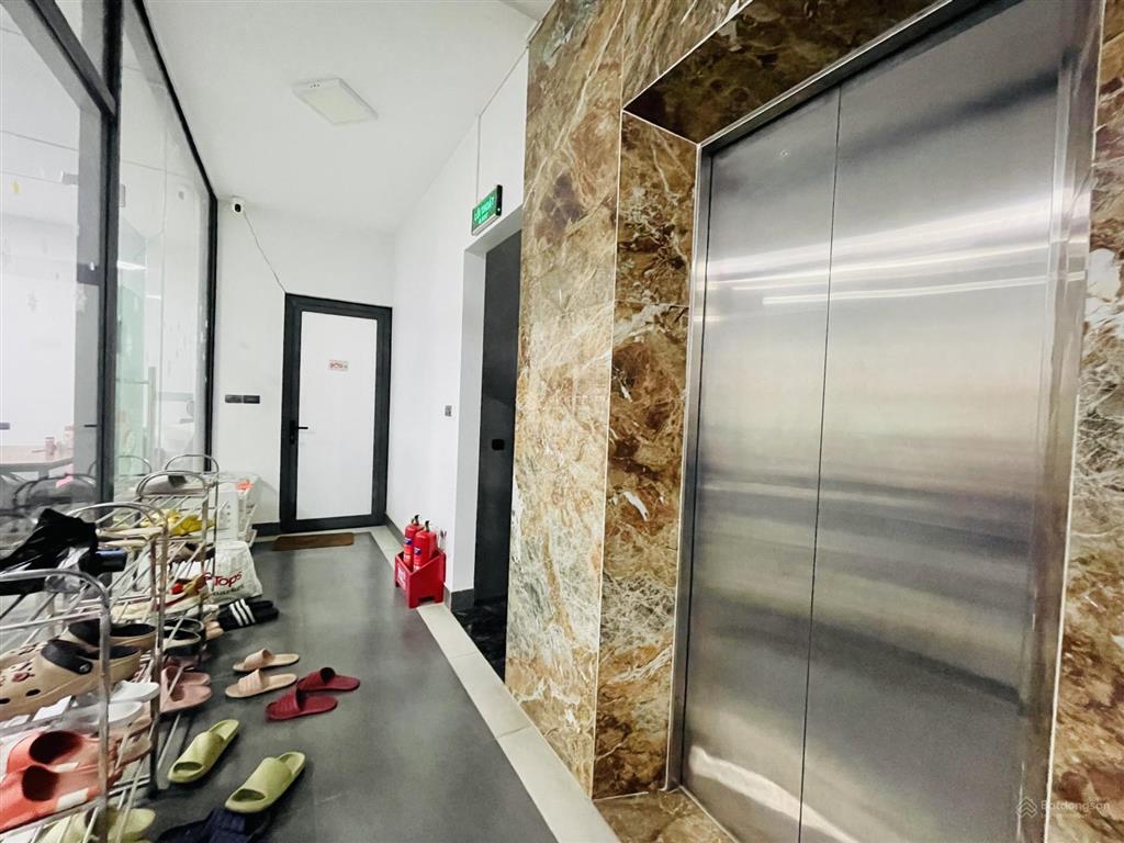 Bóc tem sàn văn phòng đẹp keng mặt phố đống đa 120m2 giá chỉ 18 triệu