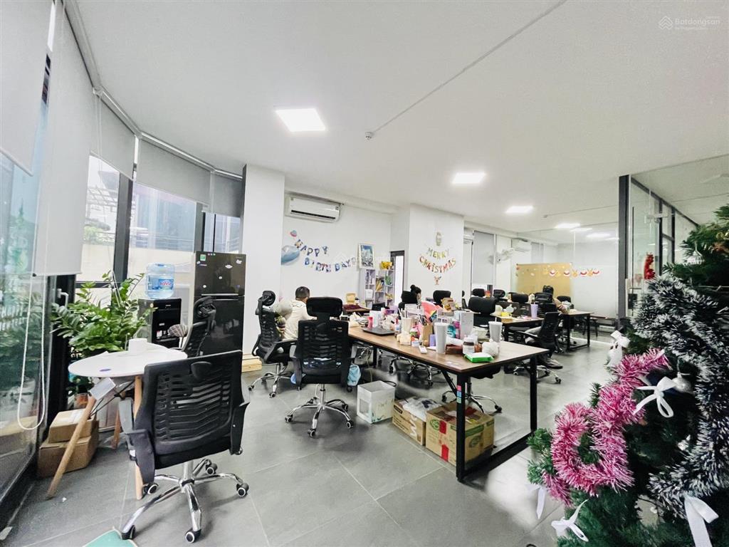Bóc tem sàn văn phòng đẹp keng mặt phố đống đa 120m2 giá chỉ 18 triệu