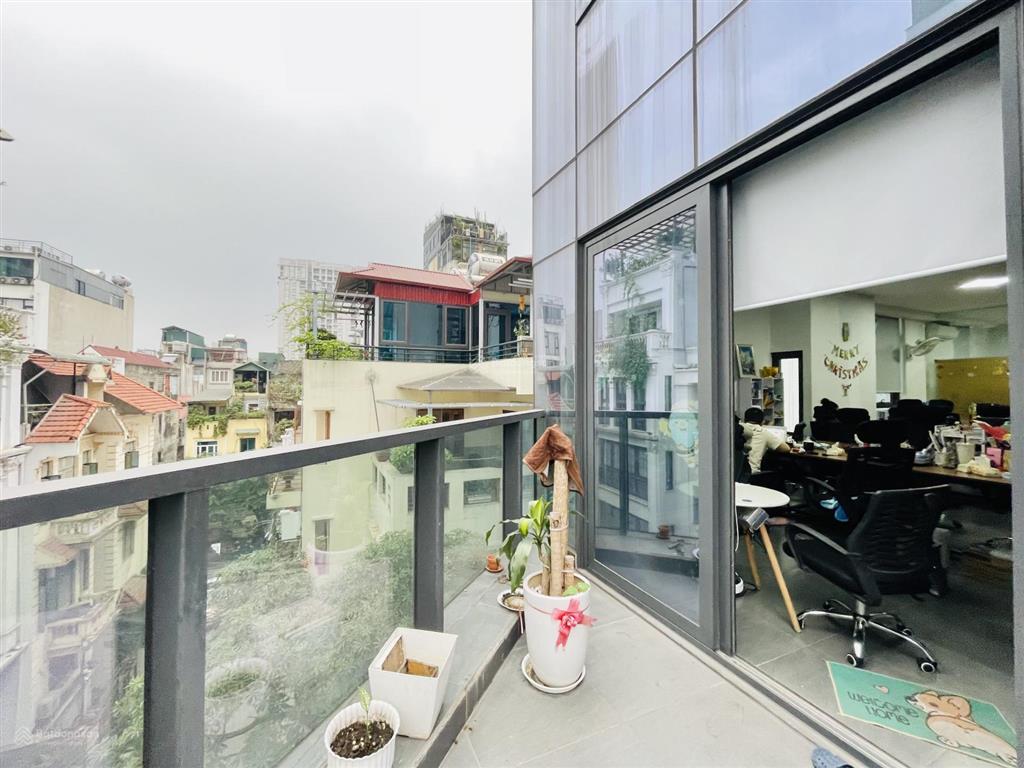 Bóc tem sàn văn phòng đẹp keng mặt phố đống đa 120m2 giá chỉ 18 triệu