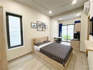Trống sẵn studio sân vườn 30m2, full nội thất, thang máy, giặt sấy, gần bờ kè hoàng sa quận 3