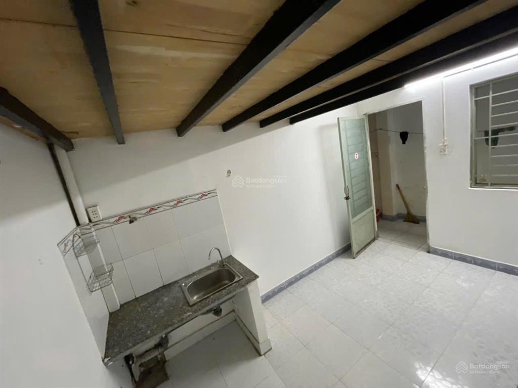 Cho thuê phòng giá tốt ngay lê văn sỹ quận 3 có máy lạnh, kệ bếp, nvs riêng, có bảo vệ 24/24