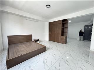 Cho thuê 1 phòng ngủ 1 phòng khách, full nội thất, rộng 45m2, có cửa sổ trời thoáng