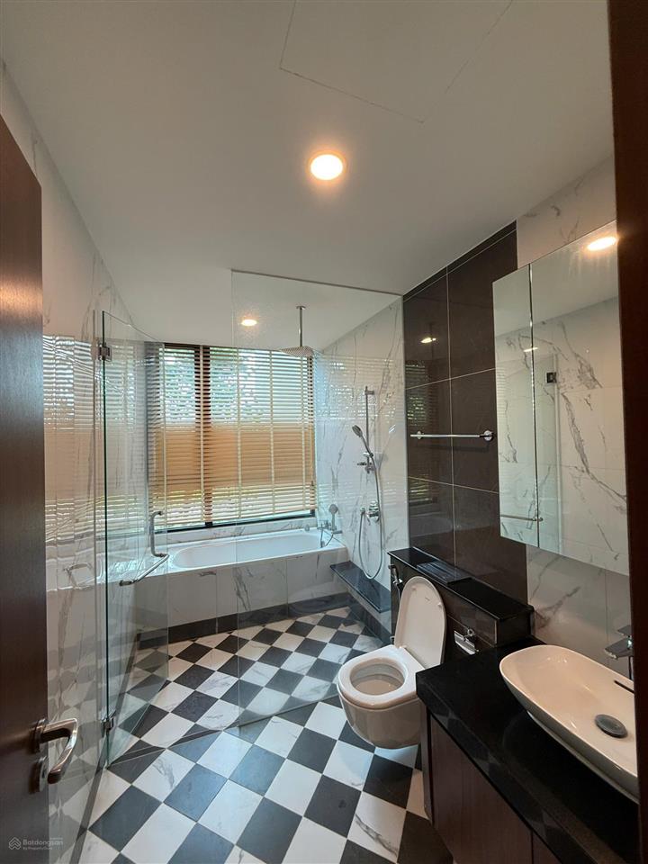 Bán căn hộ, 143m2 vuông, thảo điền quận 2