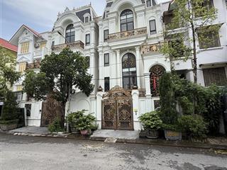 Bán nhà mặt tiền 8.10m đương nối hà đông với giải phóng, đã xây thô 5 tầng( c chủ) giá rất rẻ.