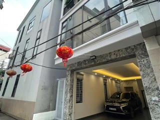 Nhà ngọc thụy siêu đẹp  mới tinh  ở ngay