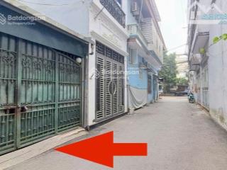 Bán nhà cấp 4 đường cổ nhuế. diện tích 50m2 ngõ trước nhà 4m cách 2 nhà ra đường to ô tô tránh nhau