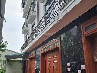 Bán nhà 32m2 giá 2tỷ780tr sổ đỏ chuẩn không quy hoạch, không lỗi phong thuỷ, khu vực tiện ích tốt
