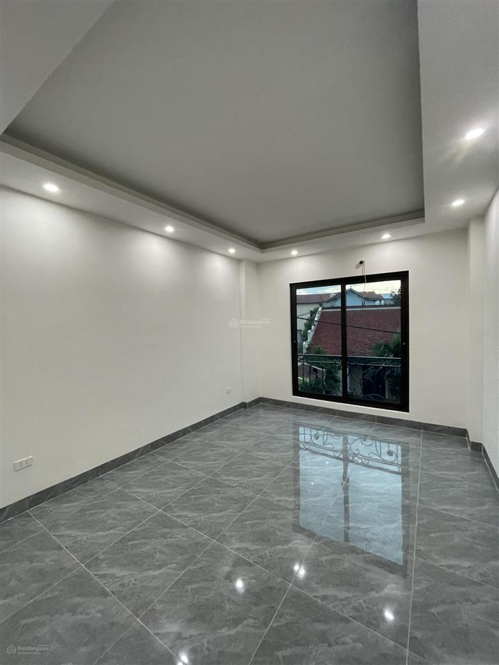 Bán nhà 32m2 giá 4tỷ ô tô cạnh gần nhà , gần quốc lộ 6 thiết kế hiện đại , không quy hoạch