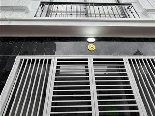 Bán nhà 31,6m2 giá 2tỷ500tr nhà đẹp không lỗi phong thủy ô tô cạnh nhà , gần trường , chợ tiện ích