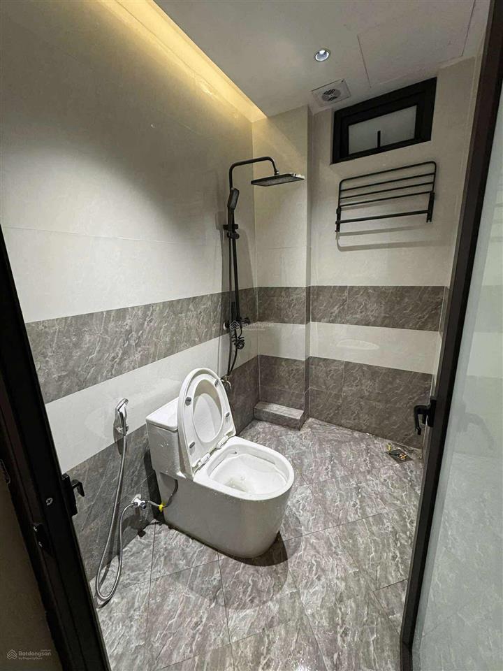 Bán nhà 30m2 giá 2tỷ750tr ô tô gần nhà khu ở tiệm ích không lỗi phong thủy chợ , trường , quốc lộ 6