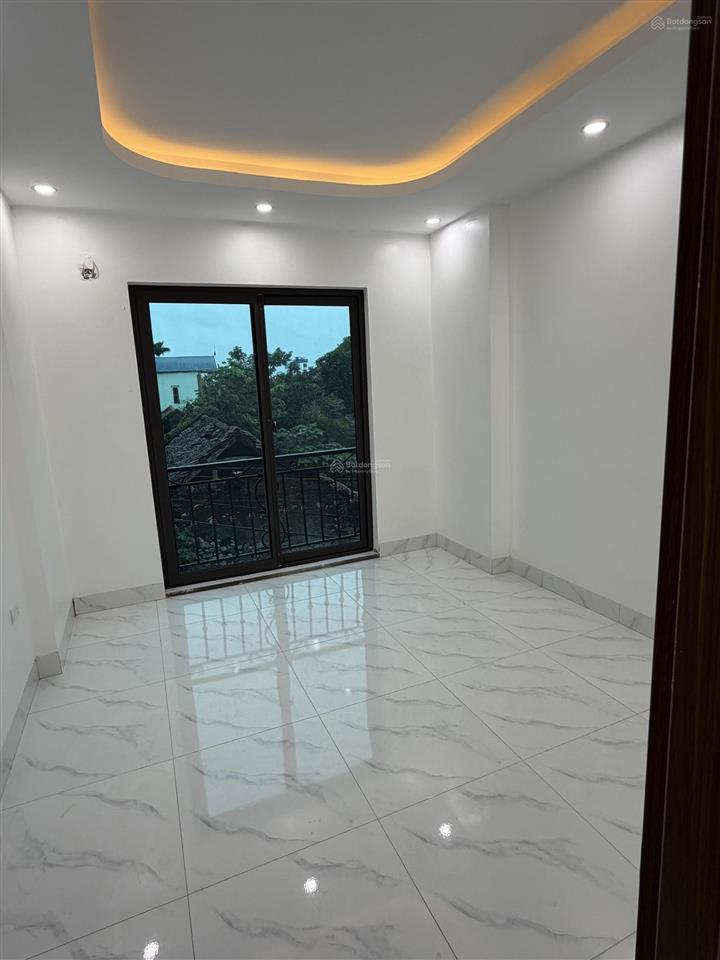 Bán nhà 30,8m2 giá 4,5tỷ xây mới khu vực tiện ích gần trường chợ , sổ đỏ chuẩn thiết kế hiện đại