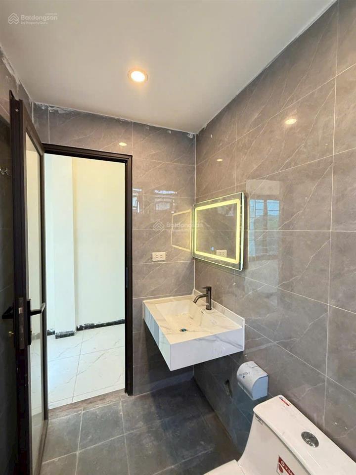 Bán nhà 30,8m2 giá 4,5tỷ xây mới khu vực tiện ích gần trường chợ , sổ đỏ chuẩn thiết kế hiện đại