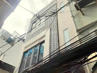 Nhà 4 tầng trên 52 m2 đất gần vòng xoay điện biên phủ, giáp q. 1