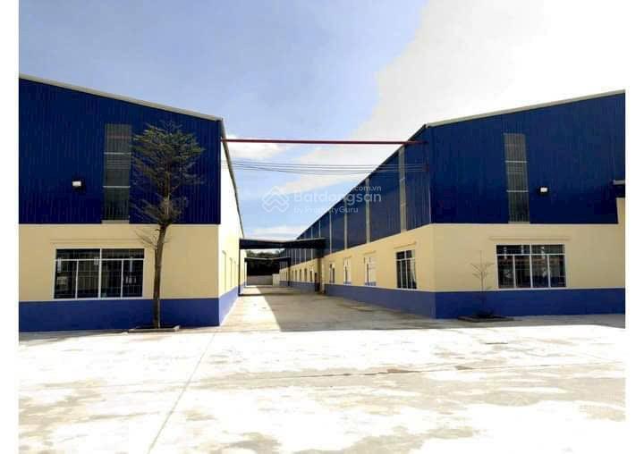 Bán nhà xưởng tân uyên, thiết kế gồm 3 xưởng, pháp lý đầy đủ, đang cho thuê 500tr/tháng