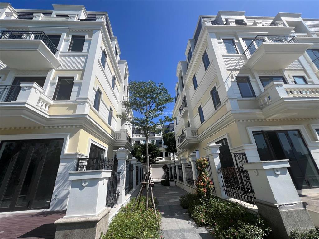 Cần bán gấp căn liền kề 90m2 loại 2 mặt tiền ngay đại lộ ánh trăng 58m.0968 616 ***