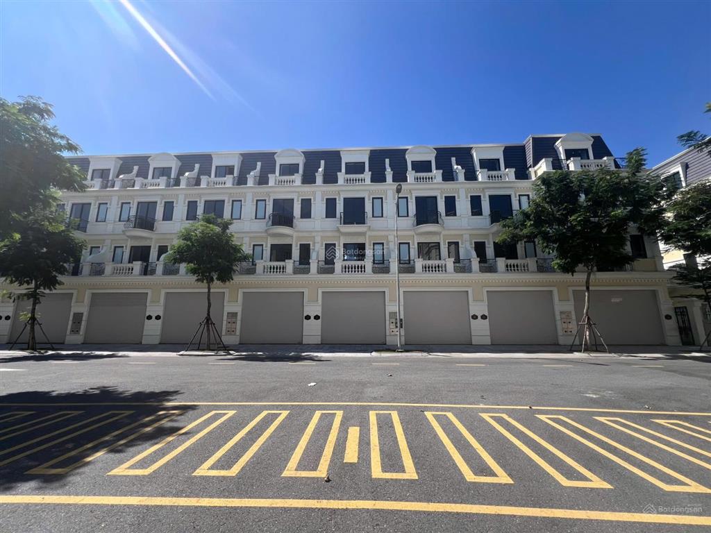 Cần bán gấp căn liền kề 90m2 loại 2 mặt tiền ngay đại lộ ánh trăng 58m.0968 616 ***