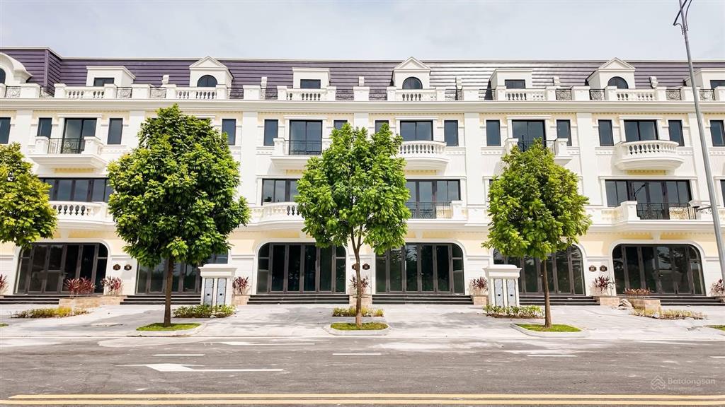 Cần bán gấp căn liền kề 90m2 loại 2 mặt tiền ngay đại lộ ánh trăng 58m.0968 616 ***