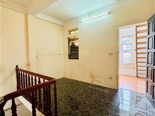 Bán nhà nguyễn khoái, gần chợ, ngõ thông tứ phía gần trường cấp 1,2,3 ra ô tô 20m giá 4tỷ