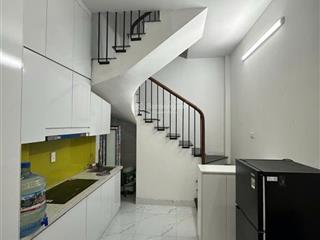 Bán nhà phố hoàng văn thái, gần chợ gần trường, thuận tiện đi lại lên phố dt 30m. giá 6.15ty