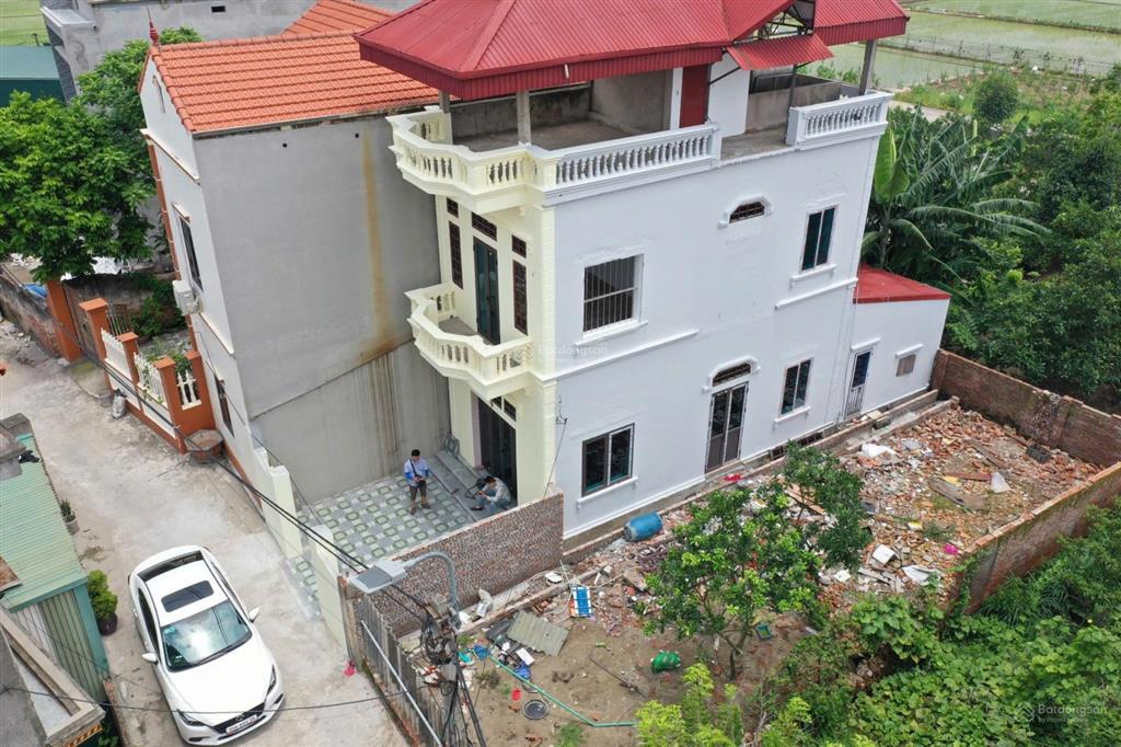 Bán đất tặng nhà 3 tầng bến long phường song liễu bắc ninh dt 82m2 mt 4m85 ôtô thông gíap đô pmh
