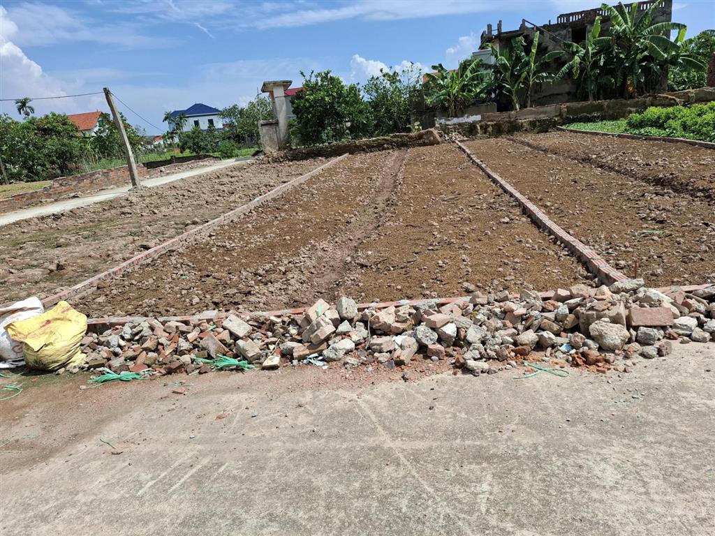 Bán đất nhất trai lương tài dt 106m mt 5m nở hậu oto 7 chỗ vào đất