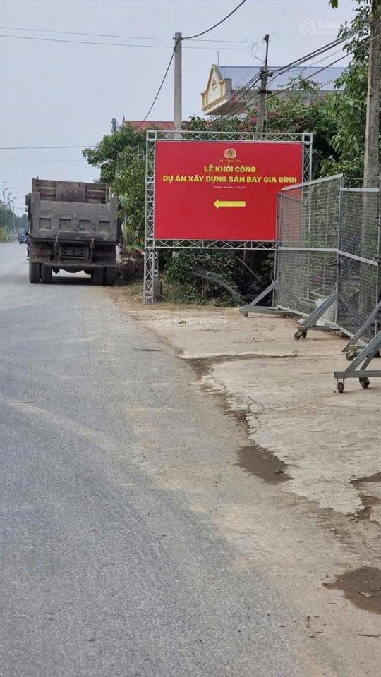 Bán đất vàng thôn gia bình bắc ninh dt 115m2, mt 4m50 ô tô thông 300m ra quốc lộ cách sân bay 1km