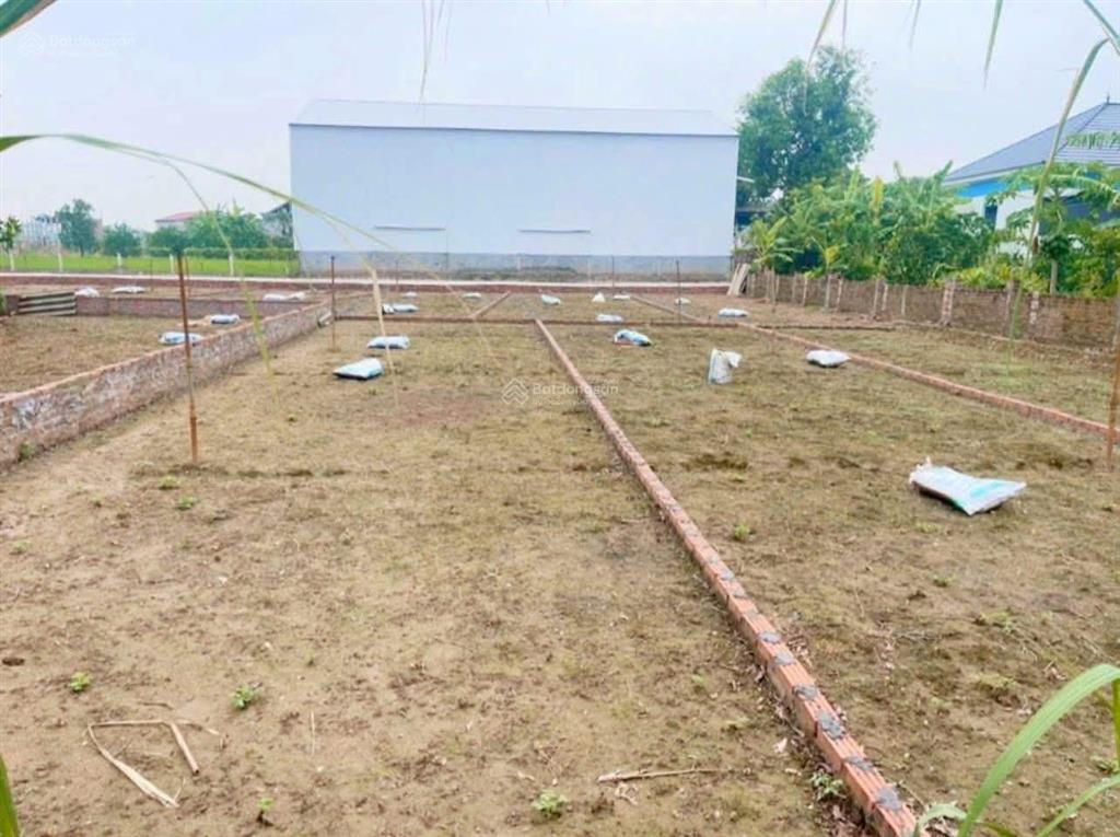 Bán đất nhất trai minh tân lương tài dt 106m2, mt 5m nở hậu đường 5m ô tô vào đất gần chợ trường