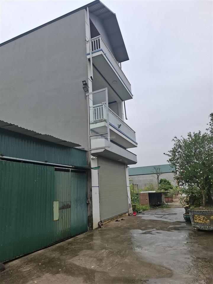 Bán nhà 3 tầng dt 80m mt hậu 5m ô tô tránh đường thông ngay sau trường cấp 1 an bình pull nội thất